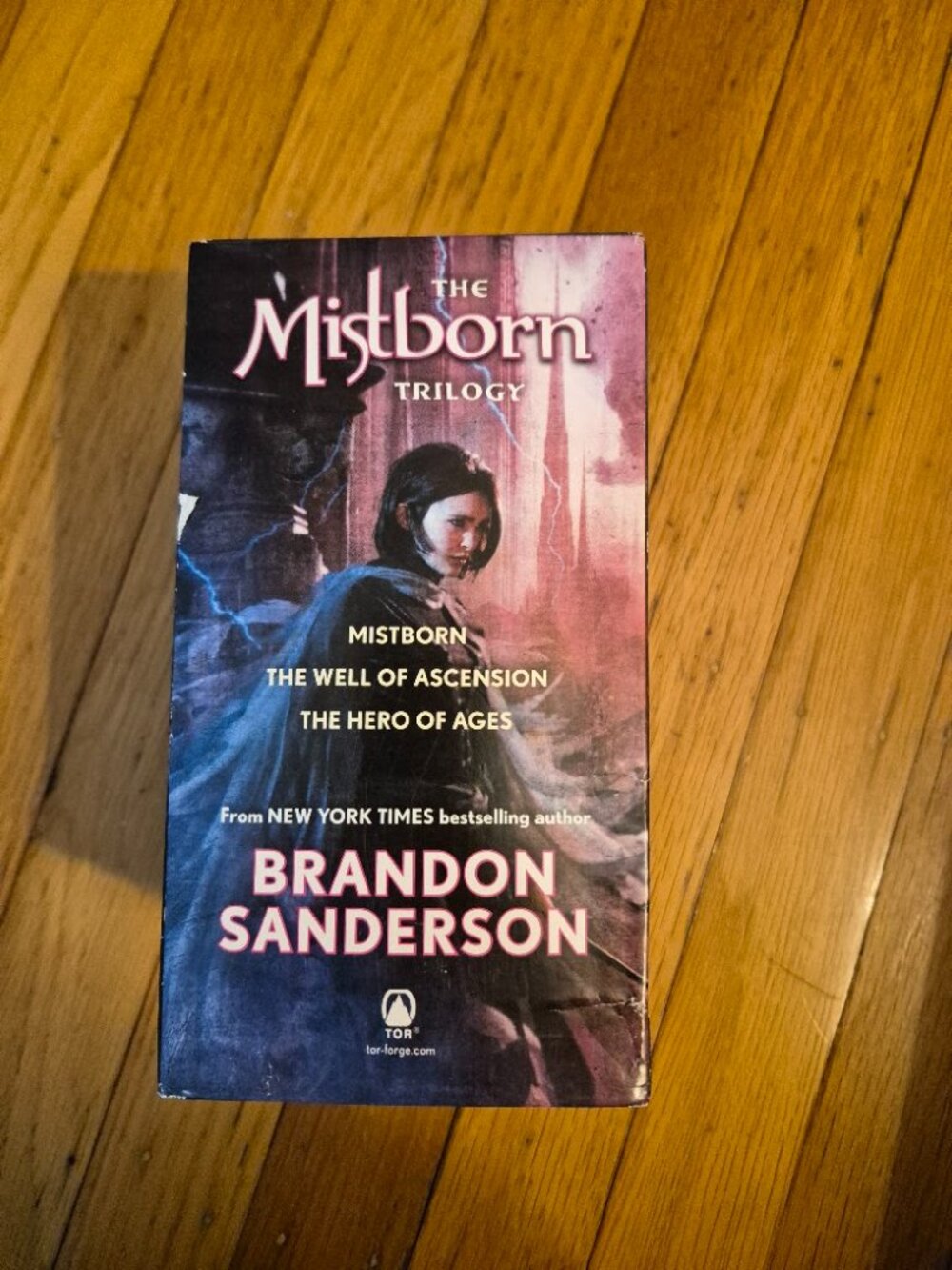 Mistborn Trilogy Boxed Set (Mistborn, The Hero of Ages, & The Well of Ascension)